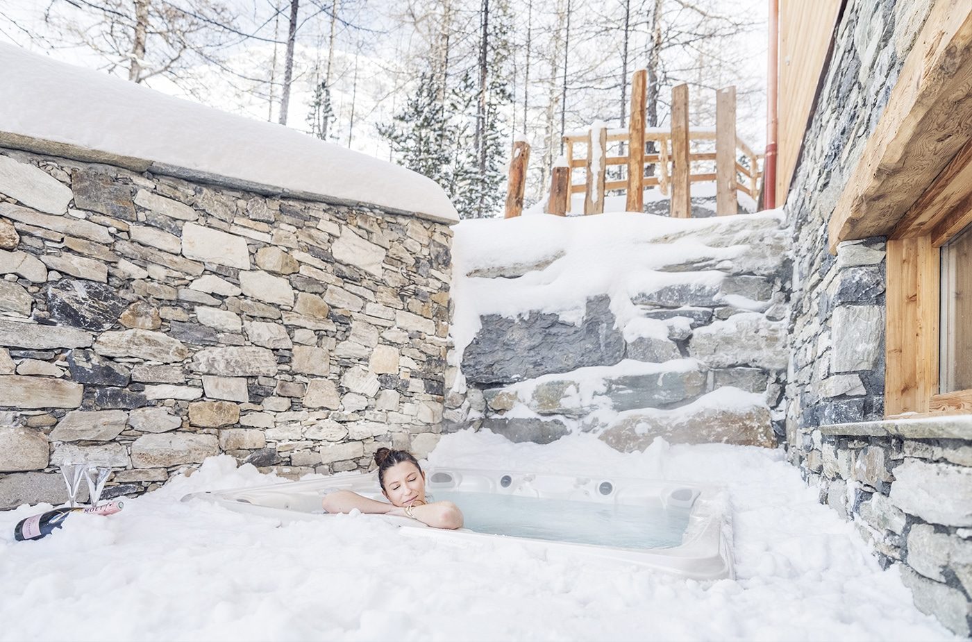 chalet-ovalala-val-disere-jacuzzi-exterieur