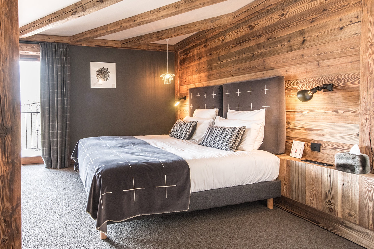 chalet-ovalala-val-disere-room2-bed