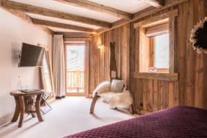 chalet-ovalala-val-disere-room3-view-from-bed