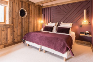 chalet-ovalala.-val-isere-luxe-bedroom3-front